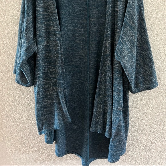 lularoe lindsay kimono - Picture 1 of 3